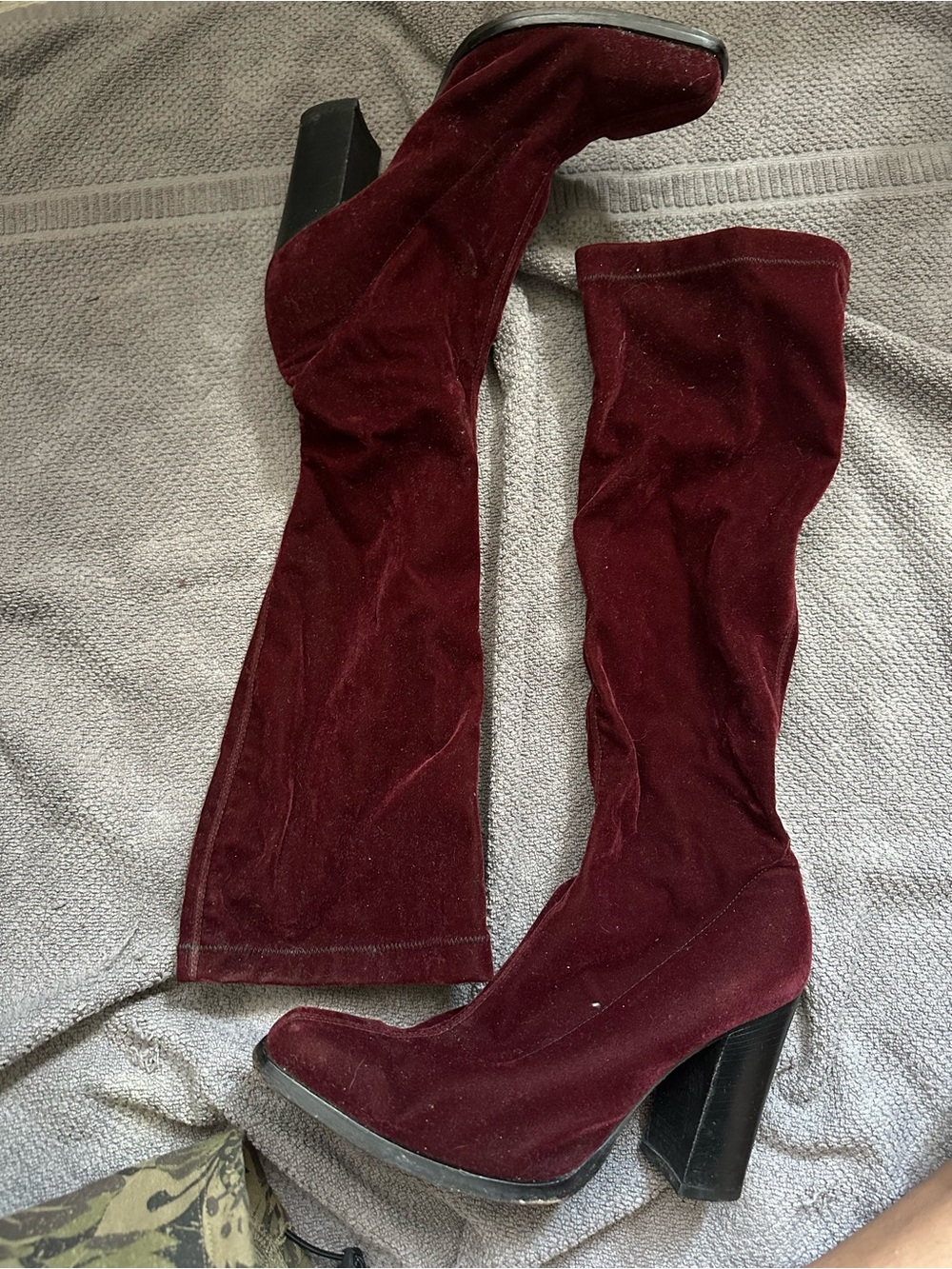 Women’s Burgundy Velvet Knee-High Block Heel Boots